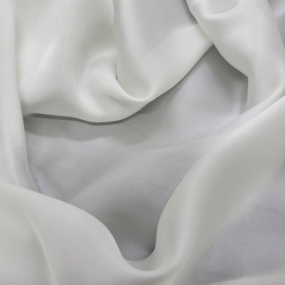 ✨✨Elegant Bandana Square Silky Scarf White Solid Soft Wrap Versatile Shawl Wrap - Picture 3 of 5